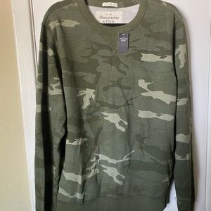 Men’s Abercrombie and Fitch sweatshirt